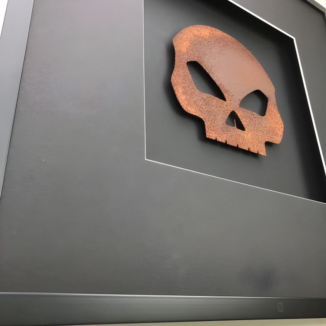 Quadratwerk Wandbild Detailaufnahme Urban Rust Totenkopf 58cm - Rahmen Schwarz, Hintergrund Schwarz, Passepartout Schwarz/Weiß