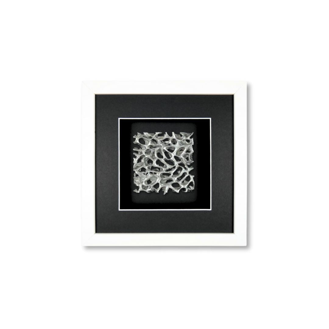 Quadratwerk Wandbild Magic Silver Quadrat 27cm - Rahmen Weiß, Hintergrund Schwarz, Passepartout Schwarz/Weiß
