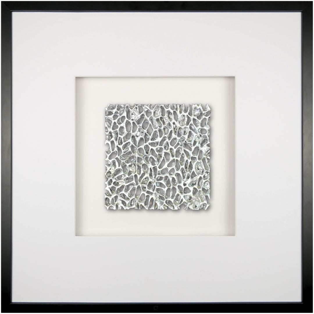 Quadratwerk Wandbild Magic Silver Quadrat 58cm - Rahmen Schwarz, Hintergrund Weiß, Passepartout Weiß/Weiß