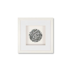 Quadratwerk Wandbild Magic Silver Rund 27cm - Rahmen Weiß, Hintergrund Weiß, Passepartout Weiß/Weiß