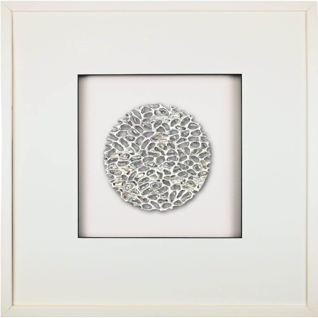 Quadratwerk Wandbild Magic Silver Rund 58cm - Rahmen Weiß, Hintergrund Weiß, Passepartout Weiß/Schwarz