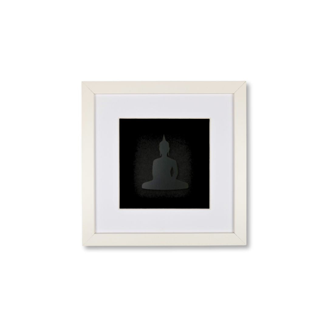 Quadratwerk Wandbild Pure Black Buddha 27cm - Rahmen Weiß, Hintergrund Schwarz, Passepartout Weiß/Weiß
