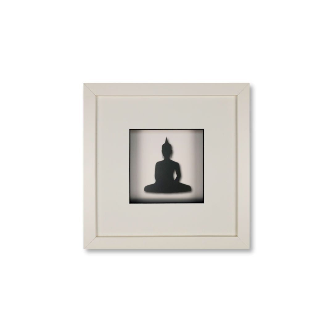 Quadratwerk Wandbild Pure Black Buddha 27cm - Rahmen Weiß, Hintergrund Weiß, Passepartout Weiß/Schwarz