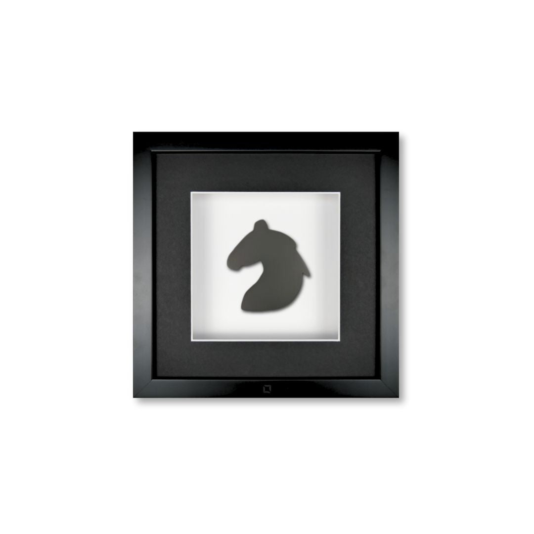 Quadratwerk Wandbild Pure Black Knight Pferdekopf 27cm - Rahmen Schwarz, Hintergrund Weiß, Passepartout Schwarz/Weiß
