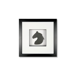 Quadratwerk Wandbild Pure Black Knight Pferdekopf 27cm - Rahmen Schwarz, Hintergrund Weiß, Passepartout Weiß/Schwarz