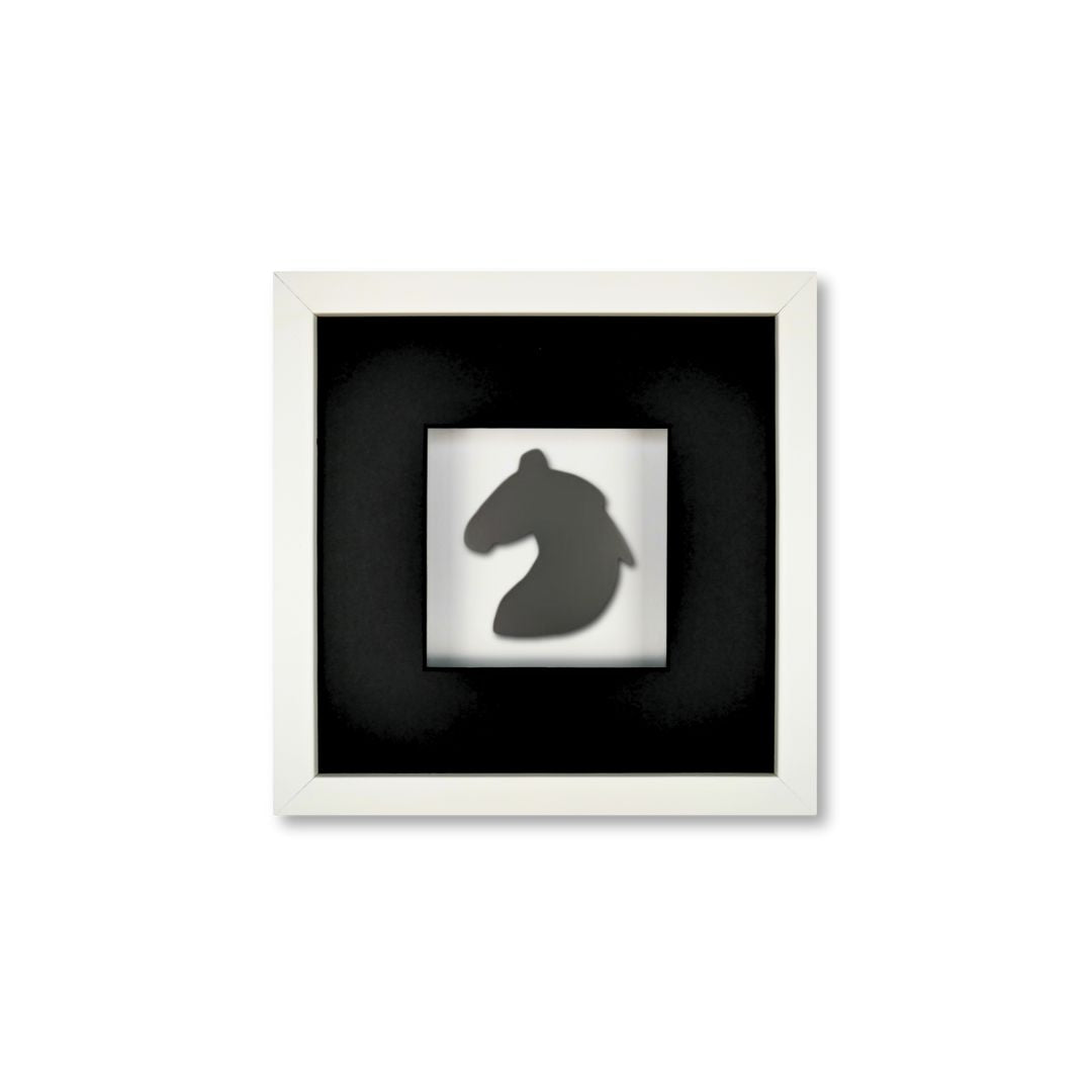 Quadratwerk Wandbild Pure Black Knight Pferdekopf 27cm - Rahmen Weiß, Hintergrund Weiß, Passepartout Schwarz/Schwarz