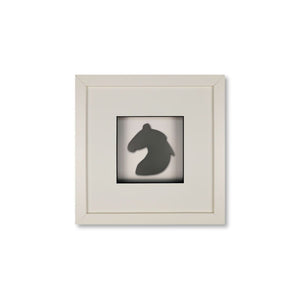 Quadratwerk Wandbild Pure Black Knight Pferdekopf 27cm - Rahmen Weiß, Hintergrund Weiß, Passepartout Weiß/Schwarz