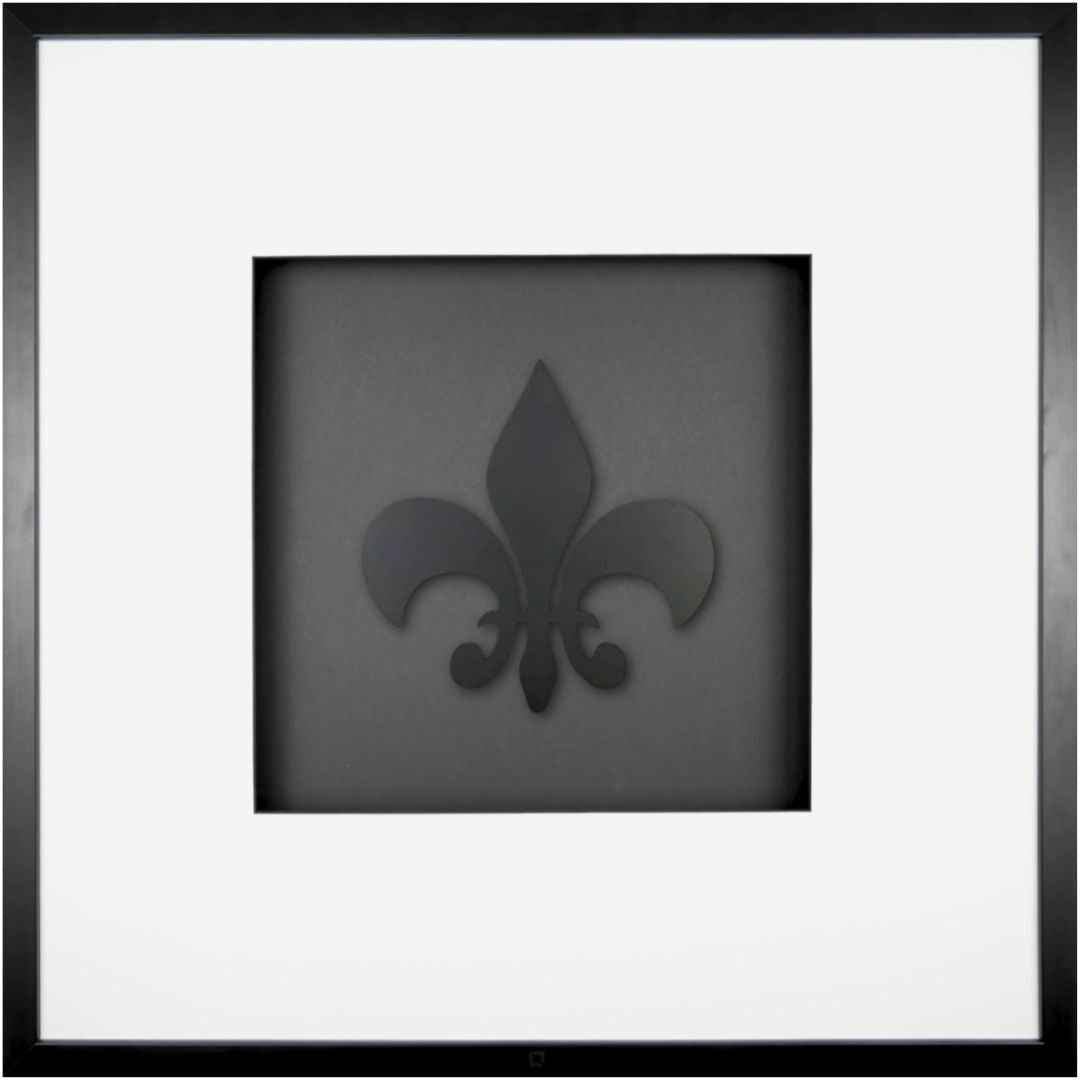 Quadratwerk Wandbild Pure Black Lilie 58cm - Rahmen Schwarz, Hintergrund Schwarz, Passepartout Weiß/Schwarz