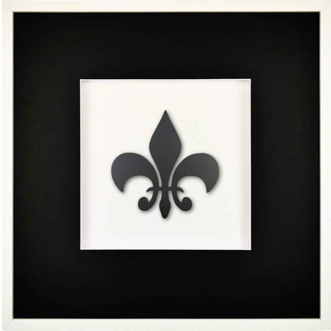 Quadratwerk Wandbild Pure Black Lilie 58cm - Rahmen Weiß, Hintergrund Weiß, Passepartout Schwarz/Weiß