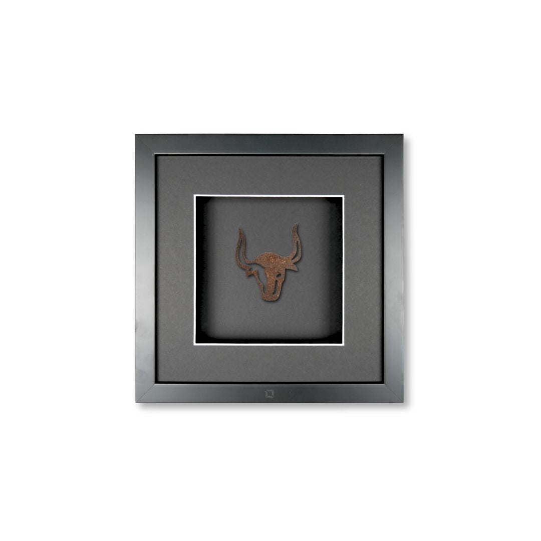 Quadratwerk Wandbild Nahaufnahme Urban Rust The Bull 27cm - Rahmen Schwarz, Hintergrund Schwarz, Passepartout Schwarz/Weiß