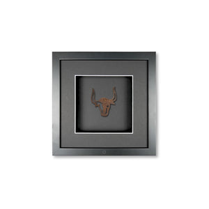 Quadratwerk Wandbild Nahaufnahme Urban Rust The Bull 27cm - Rahmen Schwarz, Hintergrund Schwarz, Passepartout Schwarz/Weiß