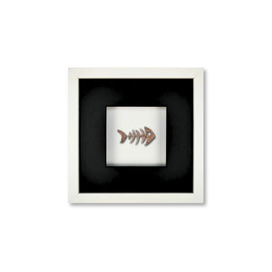 Quadratwerk Wandbild Detailaufnahme Urban Rust Fish 27cm - Rahmen Weiß, Hintergrund Weiß, Passepartout Schwarz/Schwarz