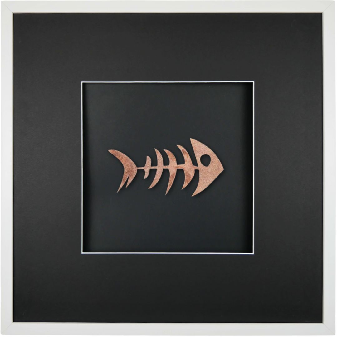 Quadratwerk Wandbild Nahaufnahme Urban Rust Fish 58cm - Rahmen Weiß, Hintergrund Schwarz, Passepartout Schwarz/Weiß