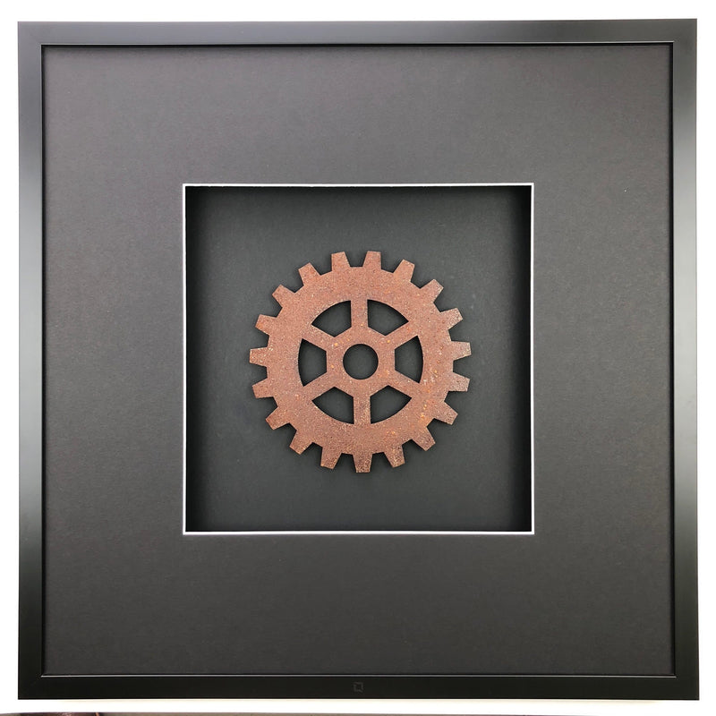 Quadratwerk Wandbild Urban Rust Gear 58cm - Rahmen Schwarz, Hintergrund Schwarz, Passepartout Schwarz/Weiß