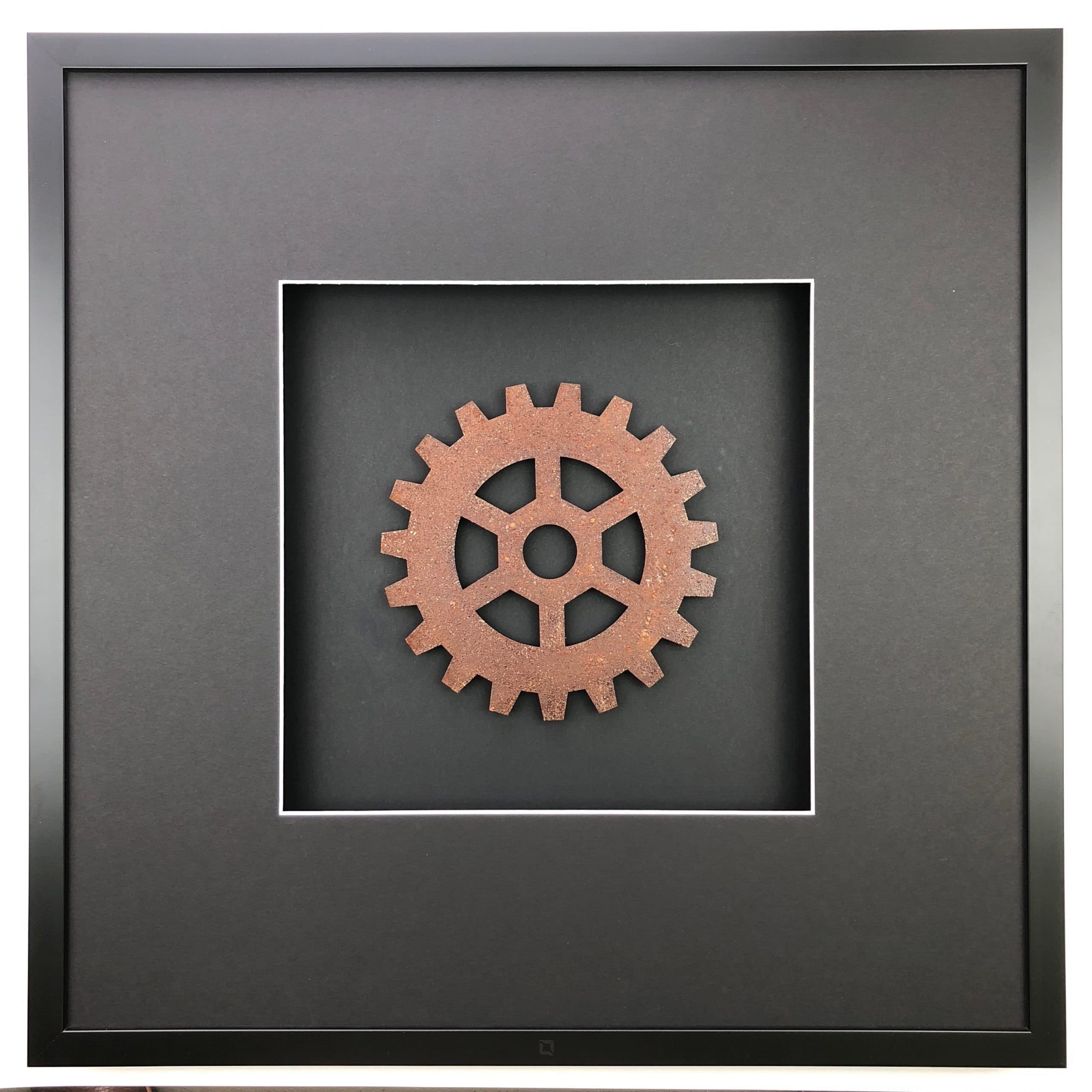 Quadratwerk Wandbild Urban Rust Gear 58cm - Rahmen Schwarz, Hintergrund Schwarz, Passepartout Schwarz/Weiß