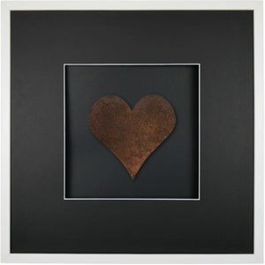 Quadratwerk Wandbild Urban Rust Heart 58cm - Rahmen Weiß, Hintergrund Schwarz, Passepartout Schwarz/Weiß