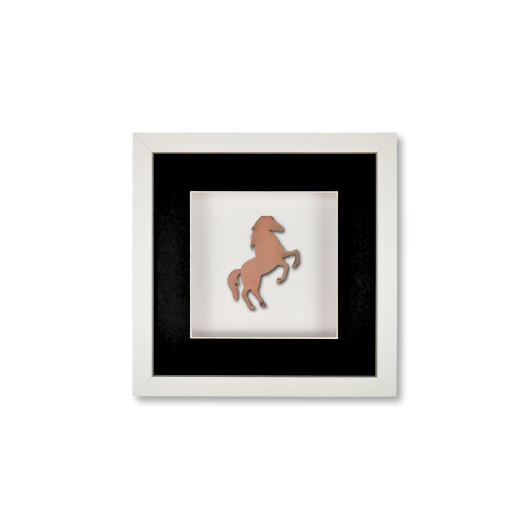Quadratwerk Wandbild Urban Rust Horse 27cm - Rahmen Weiß, Hintergrund Weiß, Passepartout Schwarz/Weiß