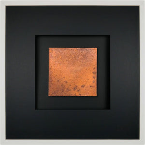 Quadratwerk Wandbild Urban Rust Quadrat 58cm - Rahmen Weiß, Hintergrund Schwarz, Passepartout Schwarz/Schwarz