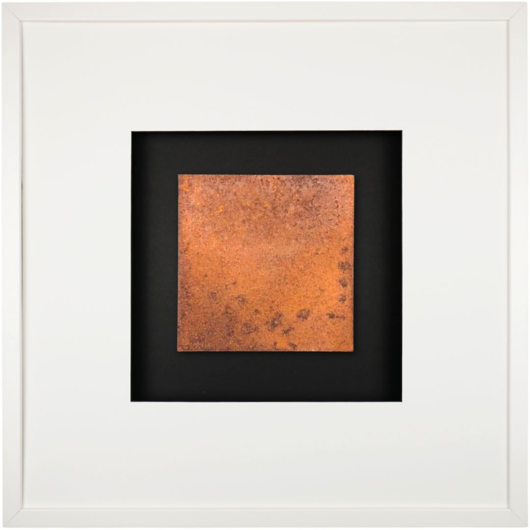 Quadratwerk Wandbild Urban Rust Quadrat 58cm - Rahmen Weiß, Hintergrund Schwarz, Passepartout Weiß/Schwarz