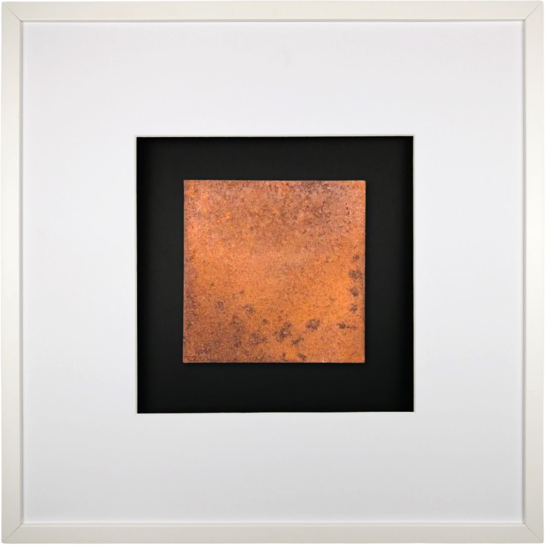 Quadratwerk Wandbild Urban Rust Quadrat 58cm - Rahmen Weiß, Hintergrund Schwarz, Passepartout Weiß/Weiß