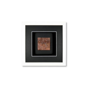 Quadratwerk Wandbild Urban Rust Quadrat 27cm - Rahmen Weiß, Hintergrund Schwarz, Passepartout Schwarz/Weiß