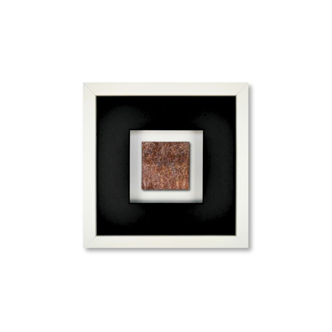 Quadratwerk Wandbild Urban Rust Quadrat 27cm - Rahmen Weiß, Hintergrund Weiß, Passepartout Schwarz/Schwarz