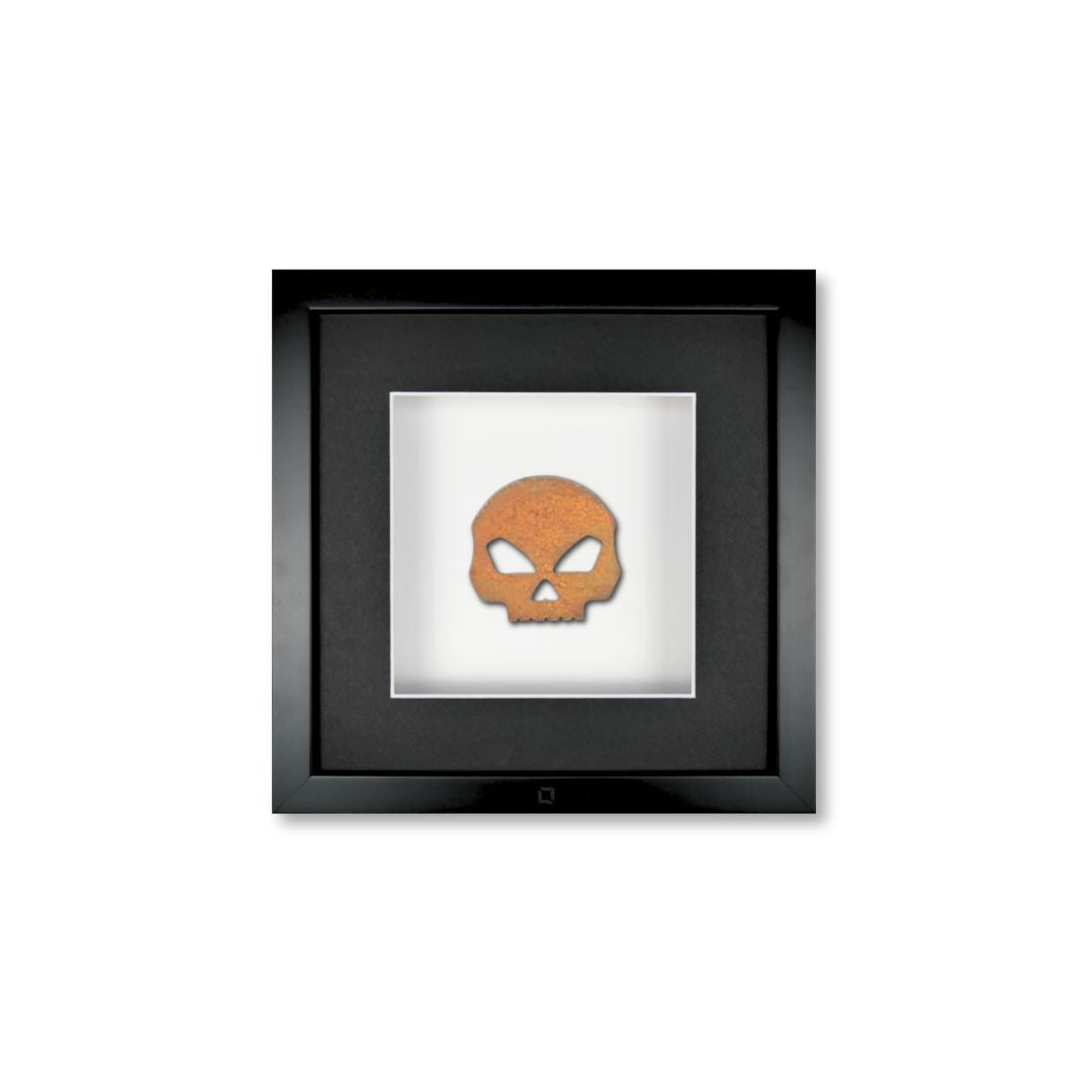 Quadratwerk Wandbild Urban Rust Skull 27cm - Rahmen Schwarz, Hintergrund Weiß, Passepartout Schwarz/Weiß