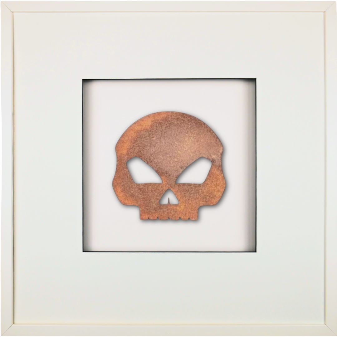 Quadratwerk Wandbild Urban Rust Totenkopf 58cm - Rahmen Weiß, Hintergrund Weiß, Passepartout Weiß/Schwarz
