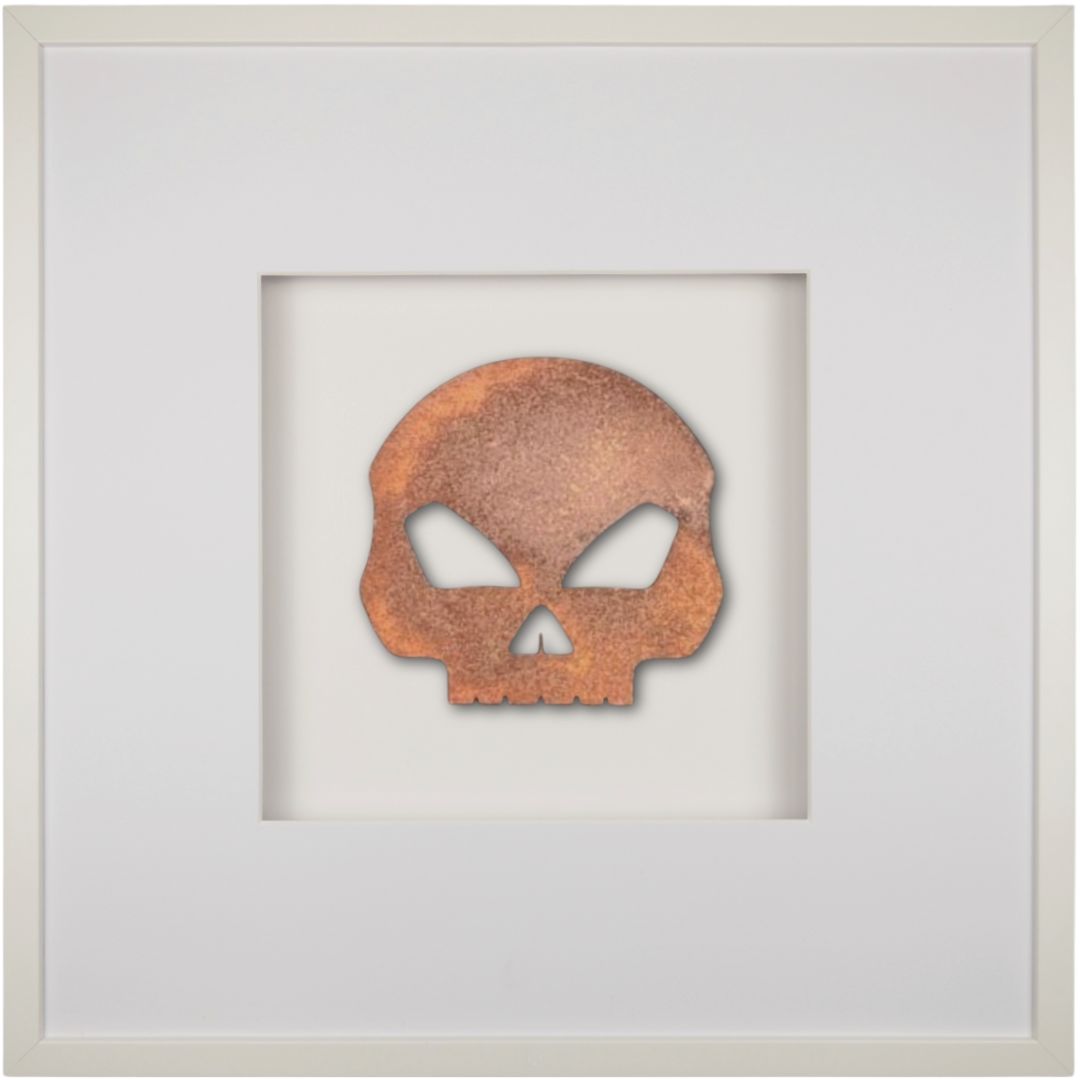 Quadratwerk Wandbild Urban Rust Totenkopf 58cm - Rahmen Weiß, Hintergrund Weiß, Passepartout Weiß/Weiß