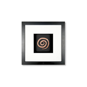 Quadratwerk Wandbild Detailaufnahme Urban Rust Spirale 27cm - Rahmen Schwarz, Hintergrund Schwarz, Passepartout Weiß/Schwarz