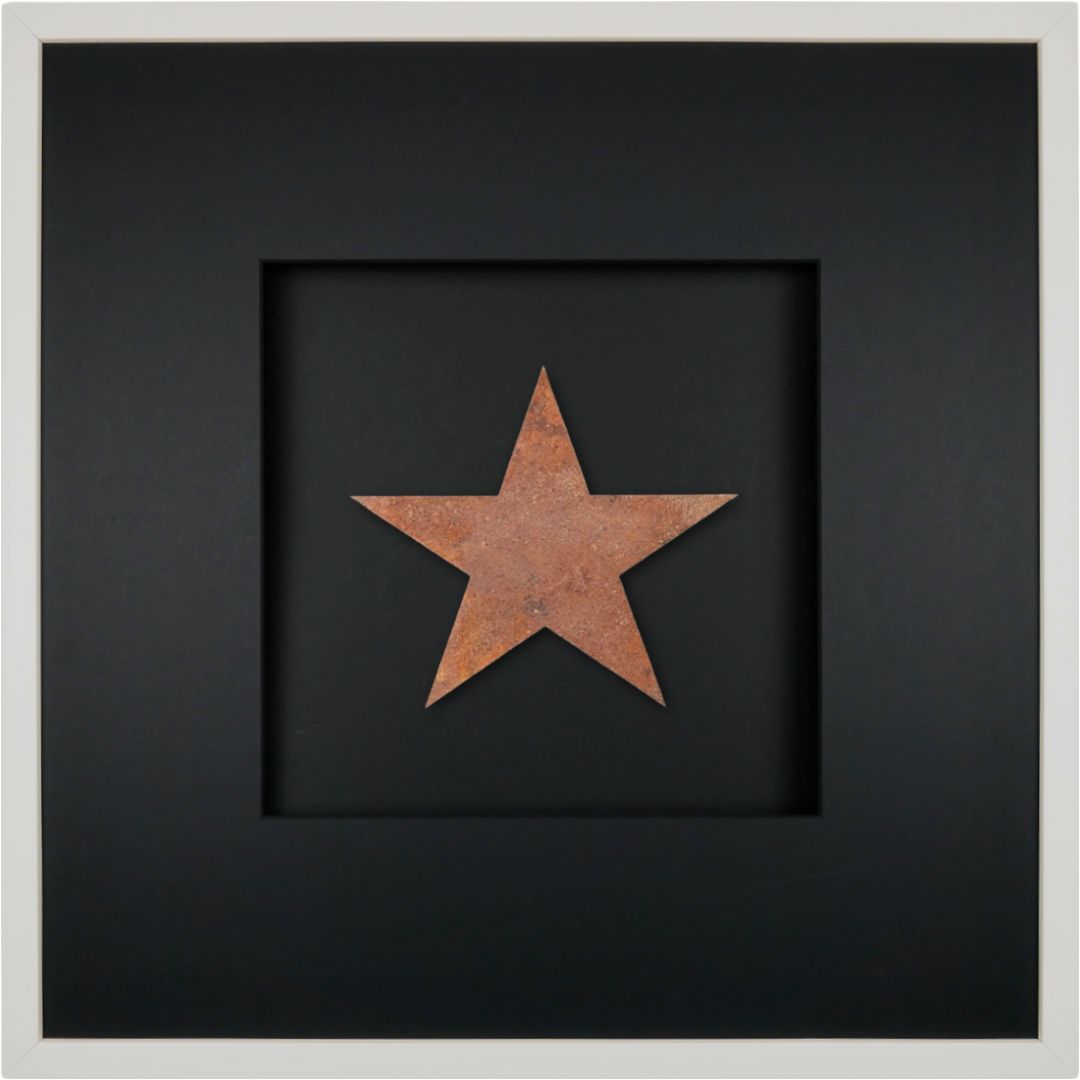 Quadratwerk Wandbild Urban Rust Star 58cm - Rahmen Weiß, Hintergrund Schwarz, Passepartout Schwarz/Schwarz
