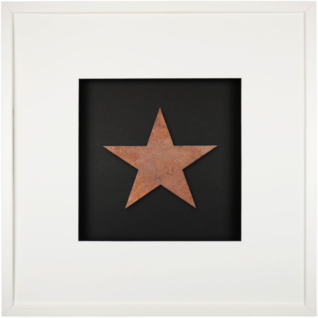 Quadratwerk Wandbild Urban Rust Star 58cm - Rahmen Weiß, Hintergrund Schwarz, Passepartout Weiß/Schwarz
