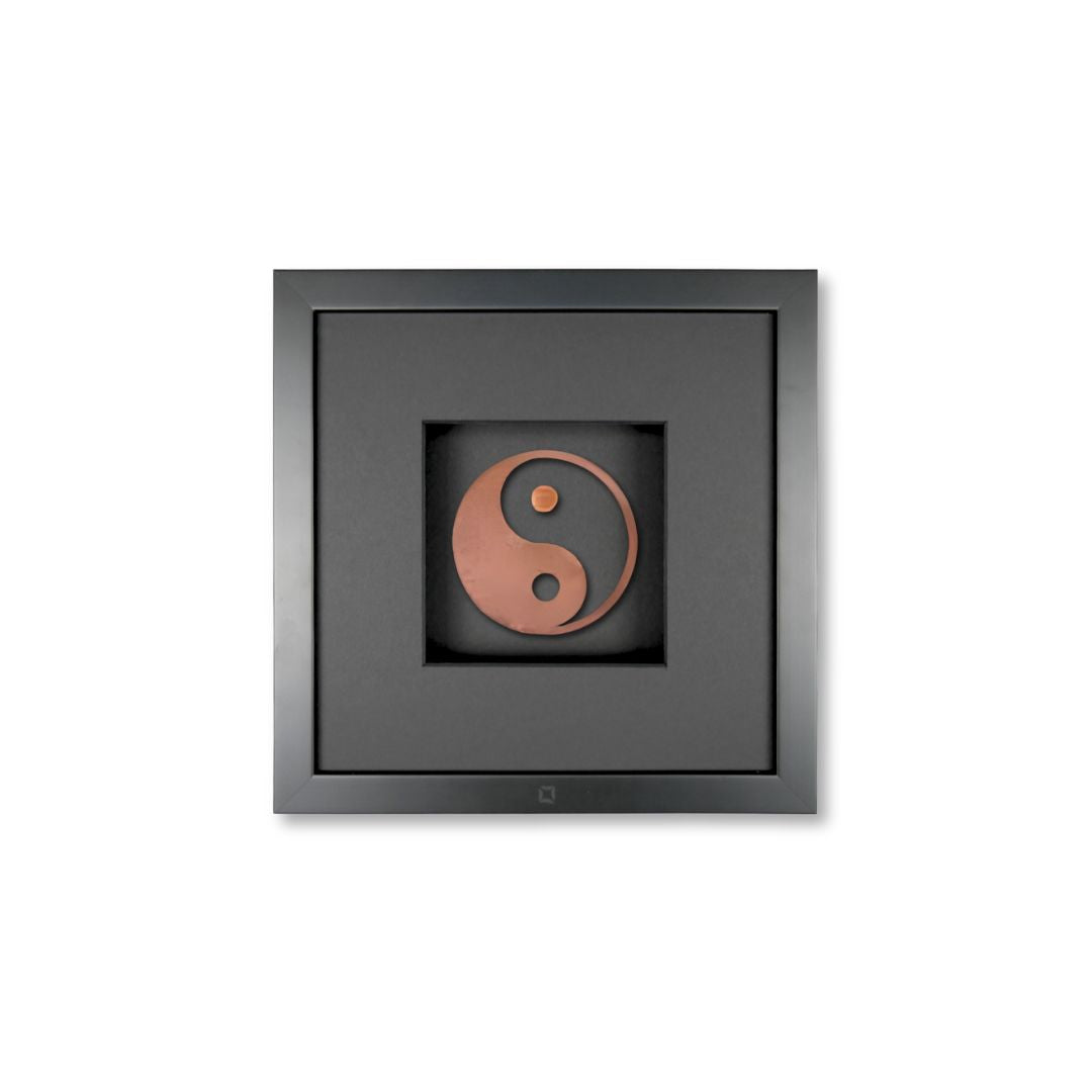 Quadratwerk Wandbild Nahaufnahme Urban Rust Yin & Yang 27cm - Rahmen Schwarz, Hintergrund Schwarz, Passepartout Schwarz/Schwarz