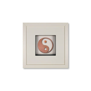 Quadratwerk Wandbild Nahaufnahme Urban Rust Yin & Yang 27cm - Rahmen Weiß, Hintergrund Weiß, Passepartout Weiß/Schwarz