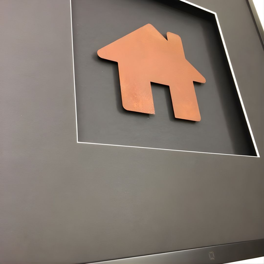 Quadratwerk Wandbild Detailaufnahme Urban Rust Haus 58cm - Rahmen Schwarz, Hintergrund Schwarz, Passepartout Schwarz/Weiß