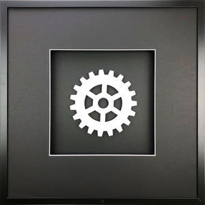 Wandbild Zahnrad weiß groß 58x58 cm – All White Gear Quadratwerk, mattweißes Zahnrad-Motiv minimalistisch 3D-Optik handgefertigt Made in Germany