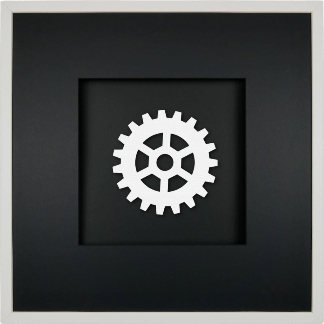Quadratwerk Wandbild All White Gear 58cm - Rahmen Weiß, Hintergrund Schwarz, Passepartout Schwarz/Schwarz
