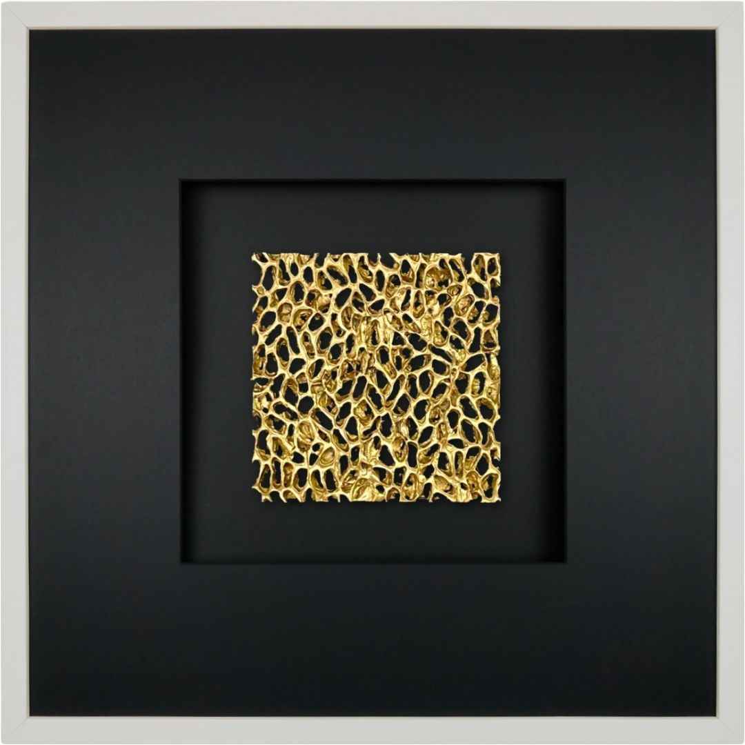 Quadratwerk Wandbild Magic Gold Quadrat 58cm - Rahmen Weiß, Hintergrund Schwarz, Passepartout Schwarz/Schwarz