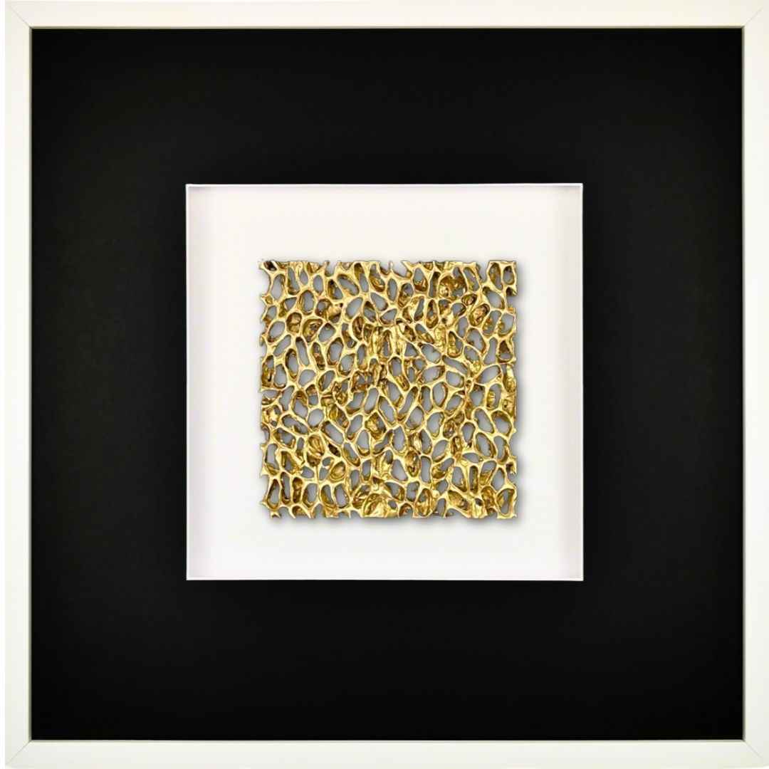 Quadratwerk Wandbild Magic Gold Quadrat 58cm - Rahmen Weiß, Hintergrund Weiß, Passepartout Schwarz/Weiß