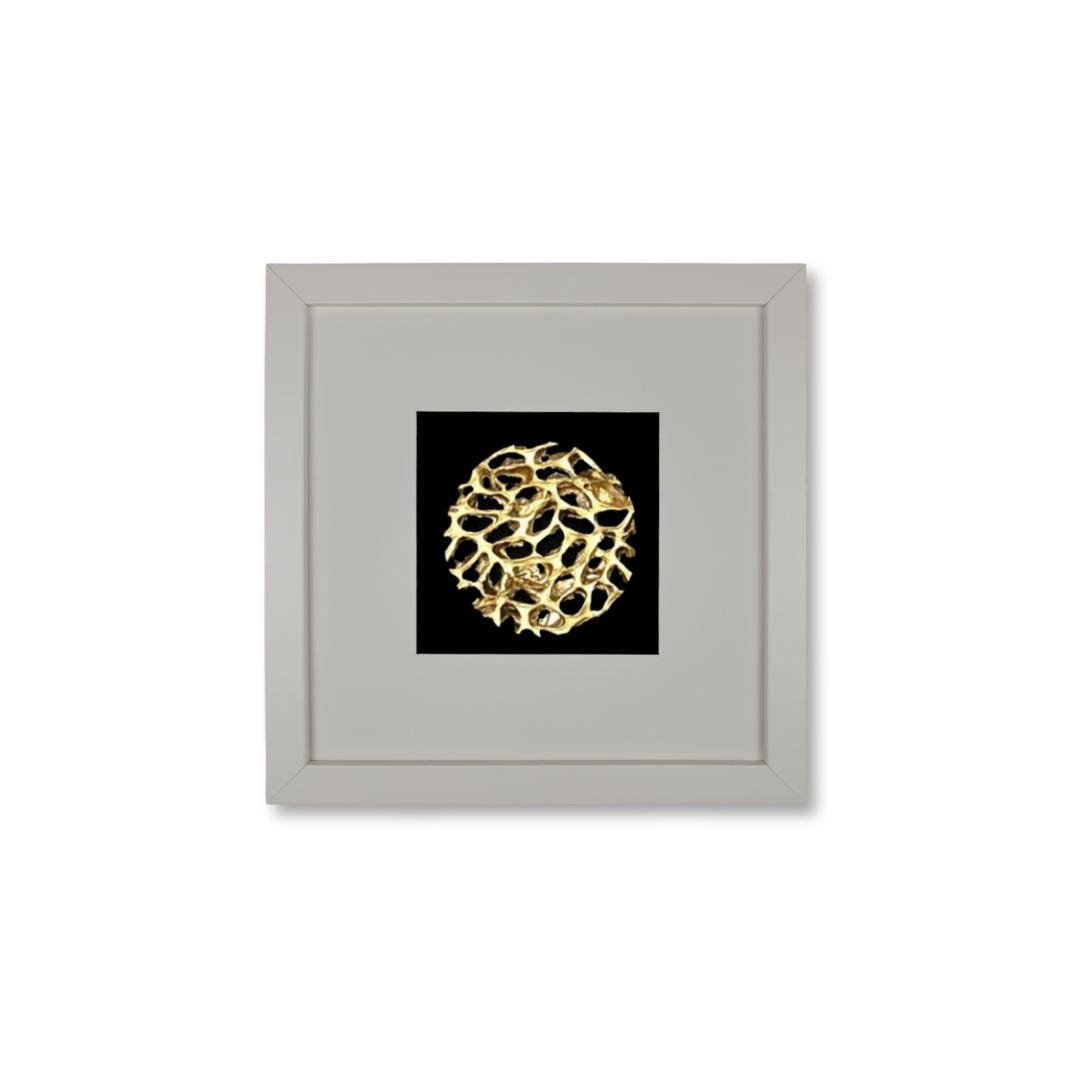 Quadratwerk Wandbild Magic Gold Rund 27cm - Rahmen Weiß, Hintergrund Schwarz, Passepartout Weiß/Schwarz