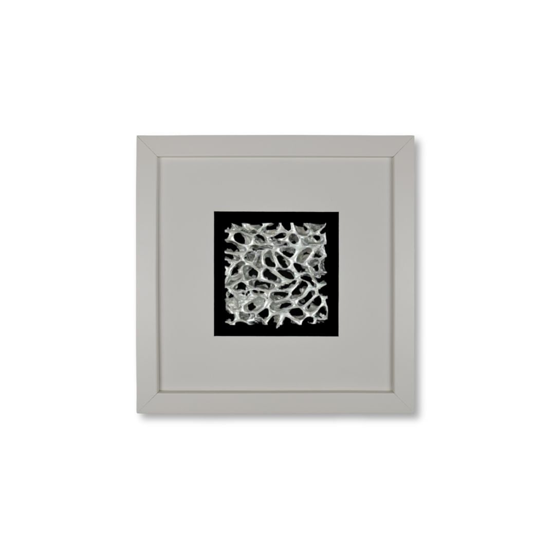 Quadratwerk Wandbild Magic Silver Quadrat 27cm - Rahmen Weiß, Hintergrund Schwarz, Passepartout Weiß/Schwarz