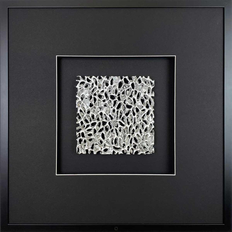 Quadratwerk Wandbild Magic Silver Quadrat 58cm - Rahmen Schwarz, Hintergrund Schwarz, Passepartout Schwarz/Weiß