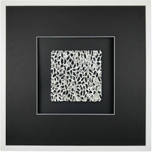 Quadratwerk Wandbild Magic Silver Quadrat 58cm - Rahmen Weiß, Hintergrund Schwarz, Passepartout Schwarz/Weiß