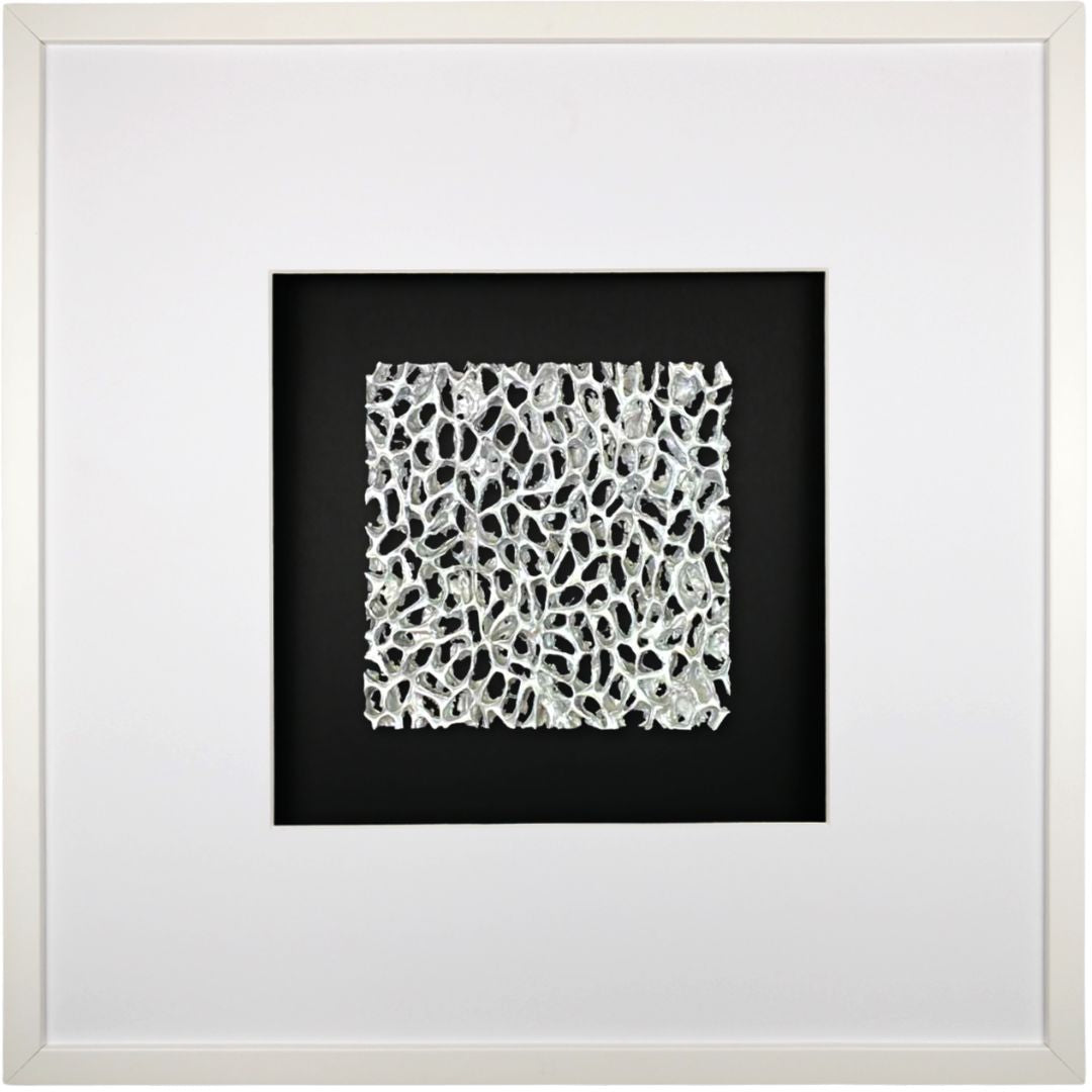 Quadratwerk Wandbild Magic Silver Quadrat 58cm - Rahmen Weiß, Hintergrund Schwarz, Passepartout Weiß/Weiß