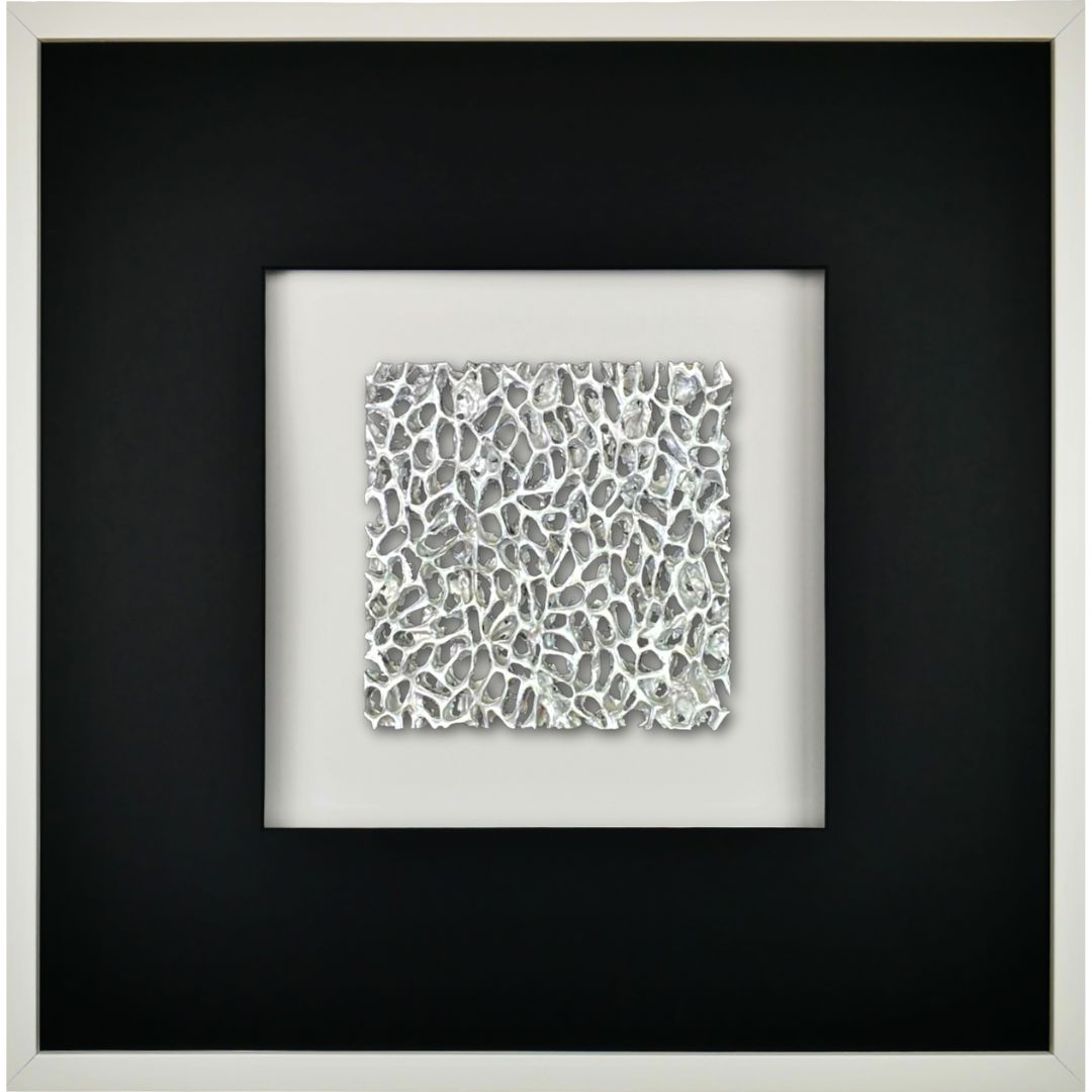 Quadratwerk Wandbild Magic Silver Quadrat 58cm - Rahmen Weiß, Hintergrund Weiß, Passepartout Schwarz/Schwarz