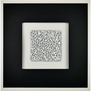 Quadratwerk Wandbild Magic Silver Quadrat 58cm - Rahmen Weiß, Hintergrund Weiß, Passepartout Schwarz/Schwarz