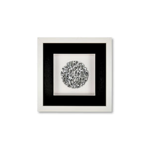 Quadratwerk Wandbild Magic Silver Rund 27cm - Rahmen Weiß, Hintergrund Weiß, Passepartout Schwarz/Weiß