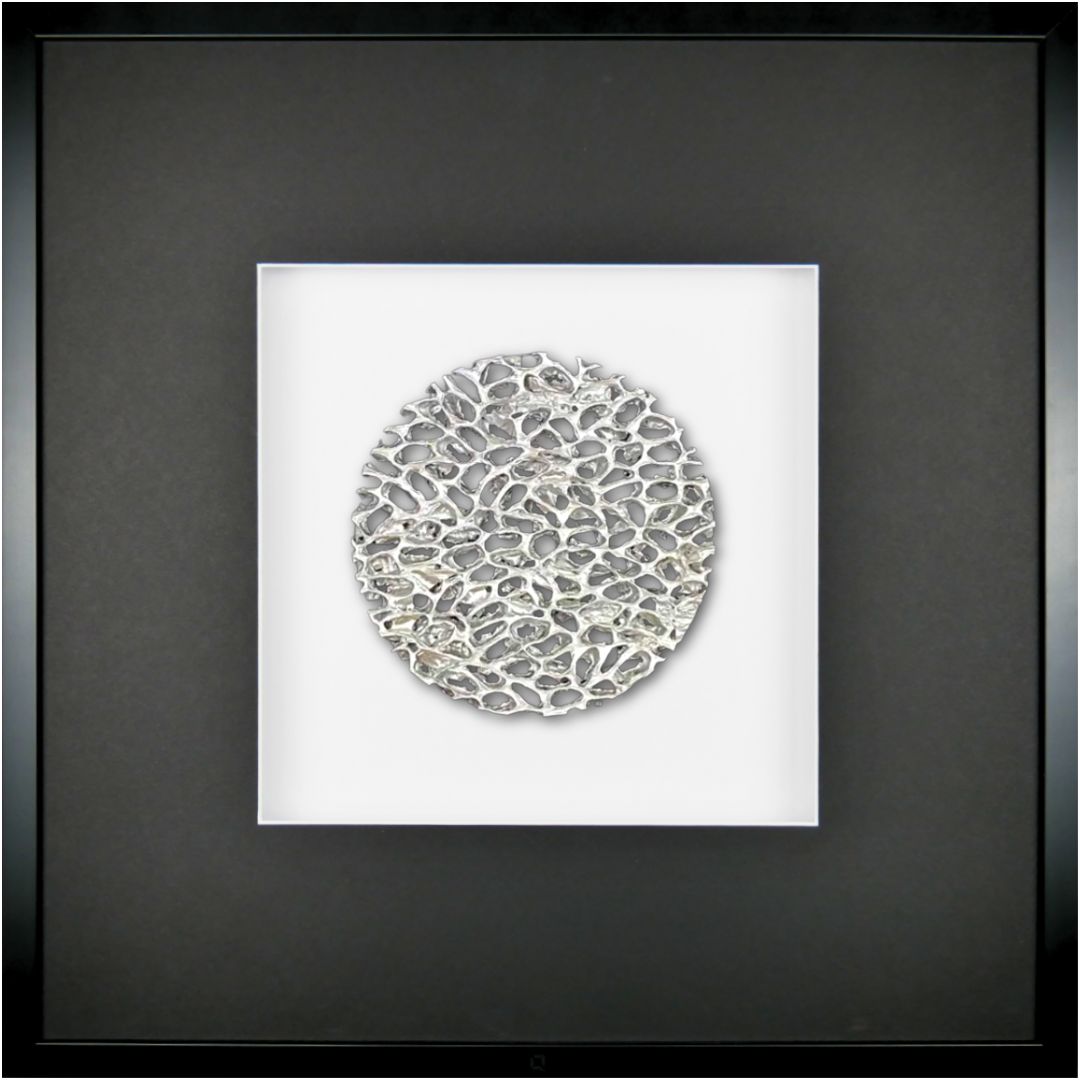 Quadratwerk Wandbild Magic Silver Rund 58cm - Rahmen Schwarz, Hintergrund Weiß, Passepartout Schwarz/Weiß