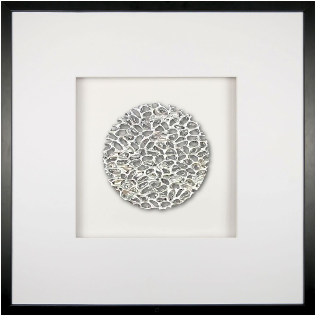 Quadratwerk Wandbild Magic Silver Rund 58cm - Rahmen Schwarz, Hintergrund Weiß, Passepartout Weiß/Weiß