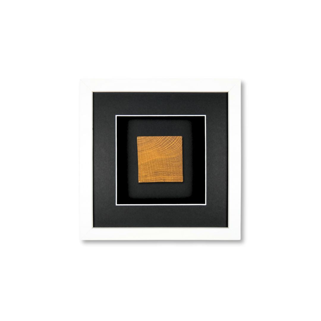 Quadratwerk Wandbild Noble Wood Quadrat 27cm - Rahmen Weiß, Hintergrund Schwarz, Passepartout Schwarz/Weiß